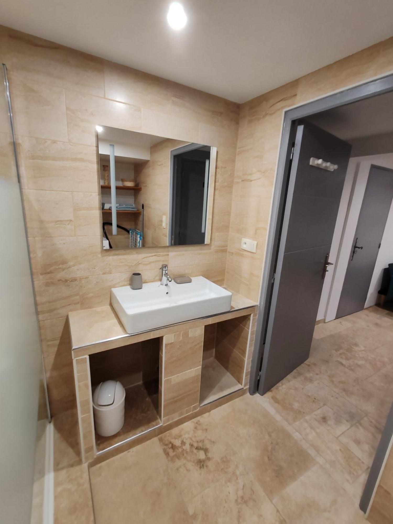 Appartement T3 Neuf Proche Centre Ville, Clim Et Parking Et Centrale Edf Valence  Luaran gambar